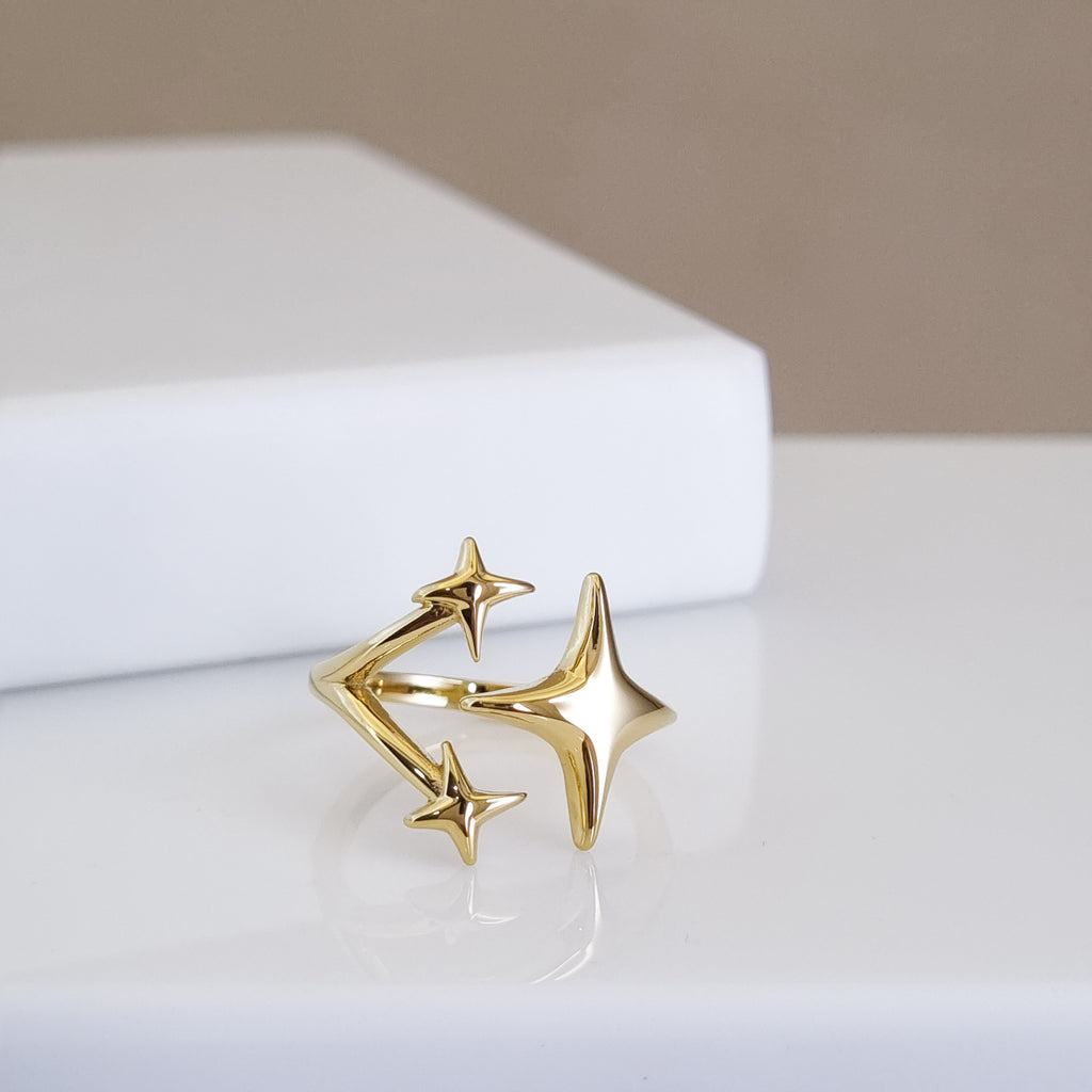 Adjustable gold star ring, 18K gold plated celestial jewelry, waterproof statement ring, anti-tarnish star ring, hypoallergenic gold rings.