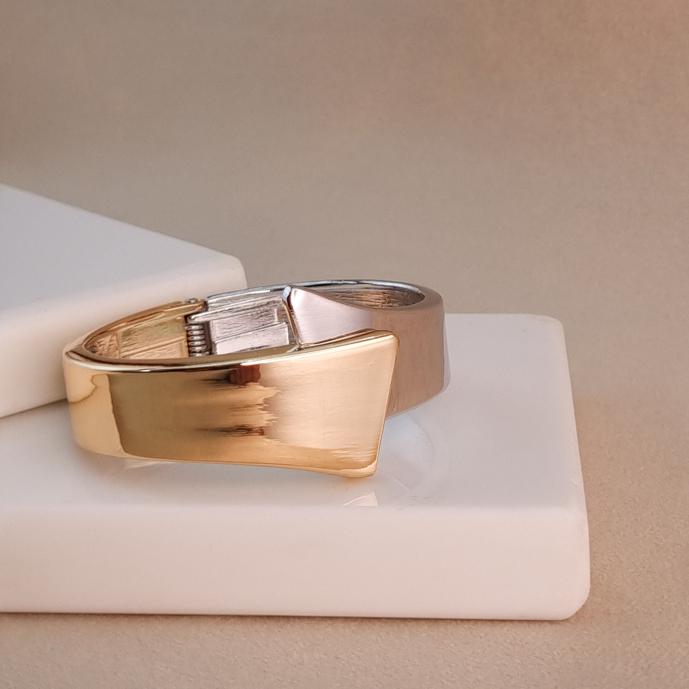 GeoEdge Openable Bracelet