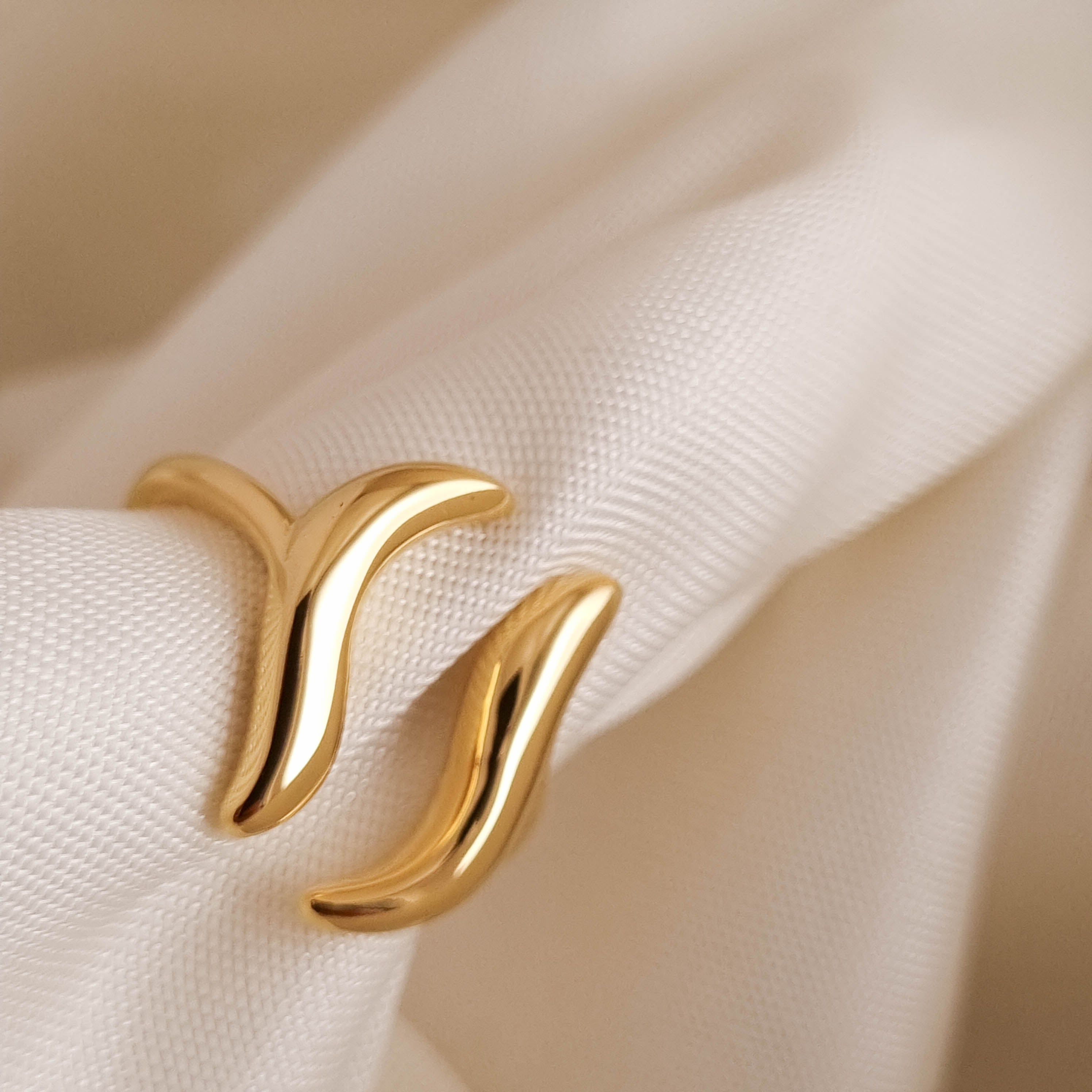 Serene Wave Ring