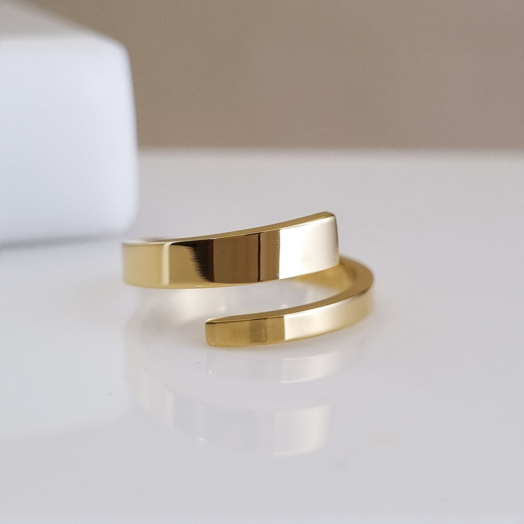 Wide Geometric Wrap Ring – Size Adjustable, 18K Gold Plated & Waterproof