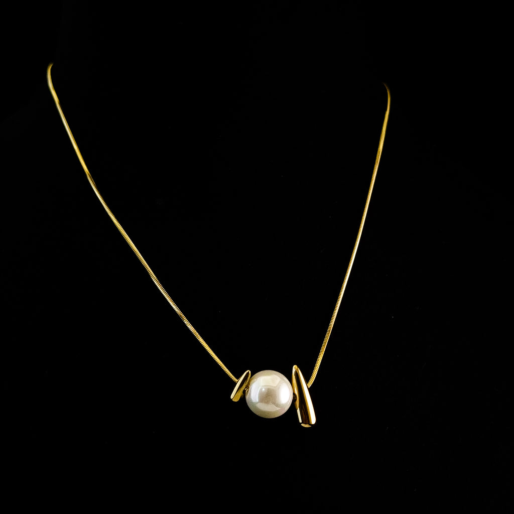 Sculptural Pearl Necklace