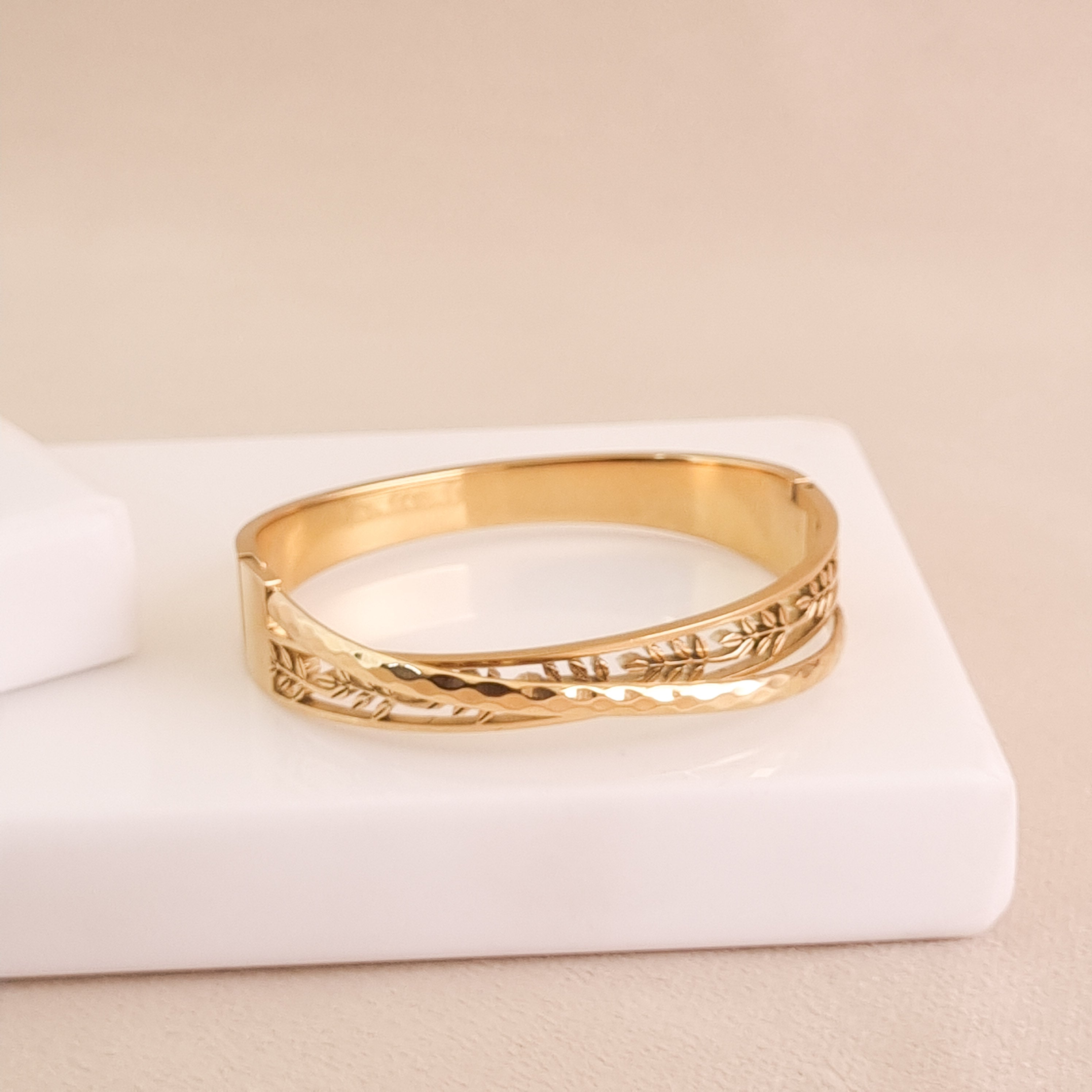 The Eterna Bangle