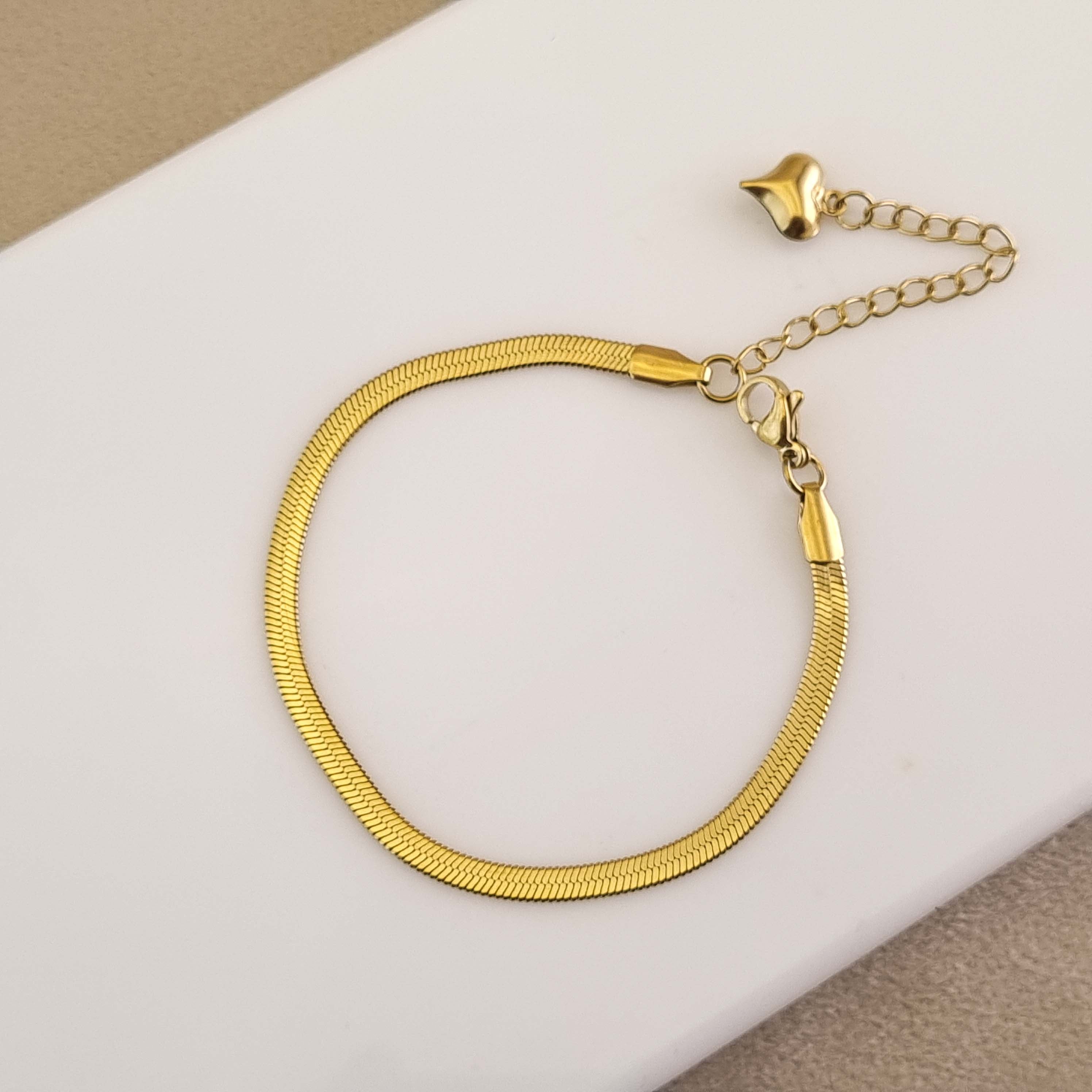 Svelta Heart Bracelet