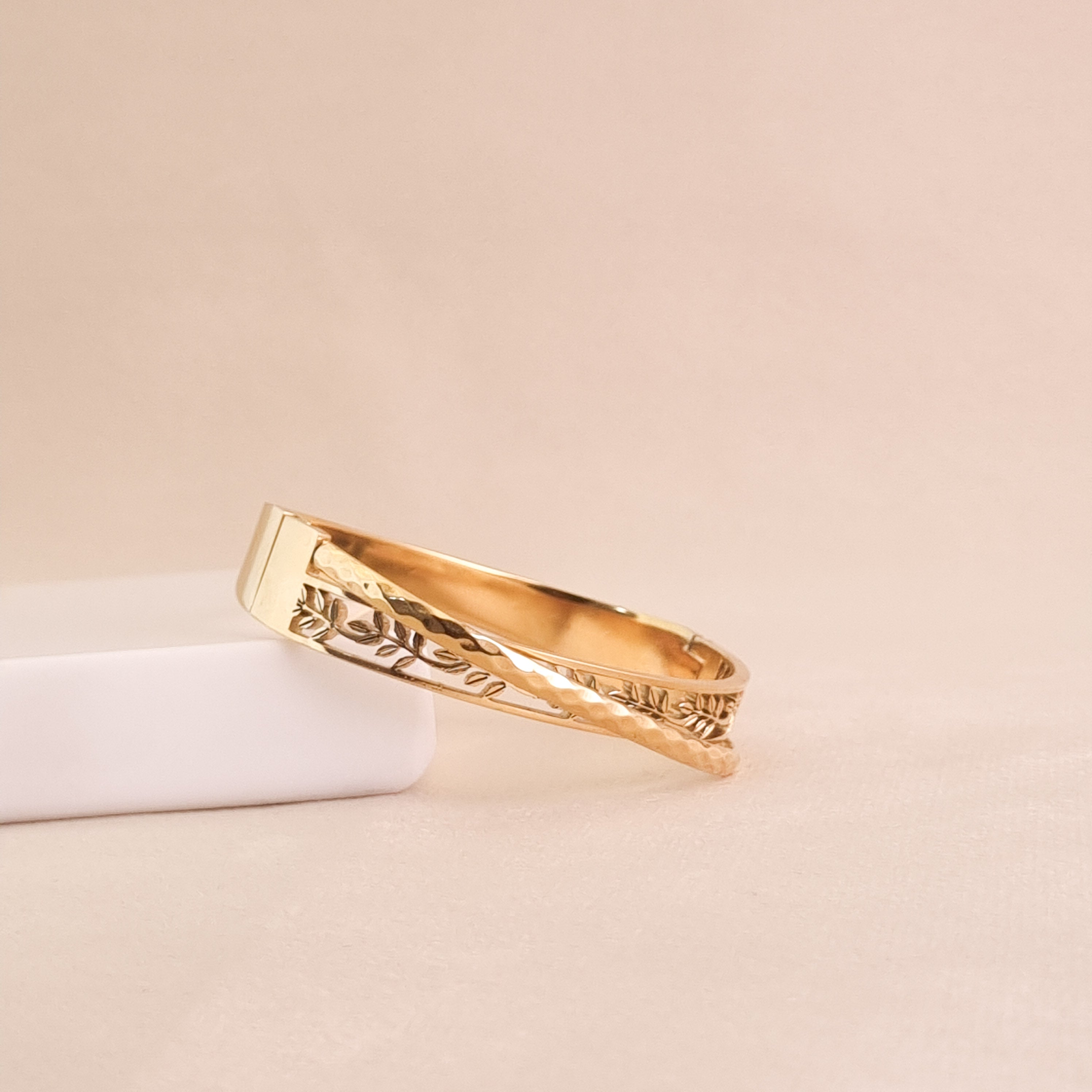 The Eterna Bangle