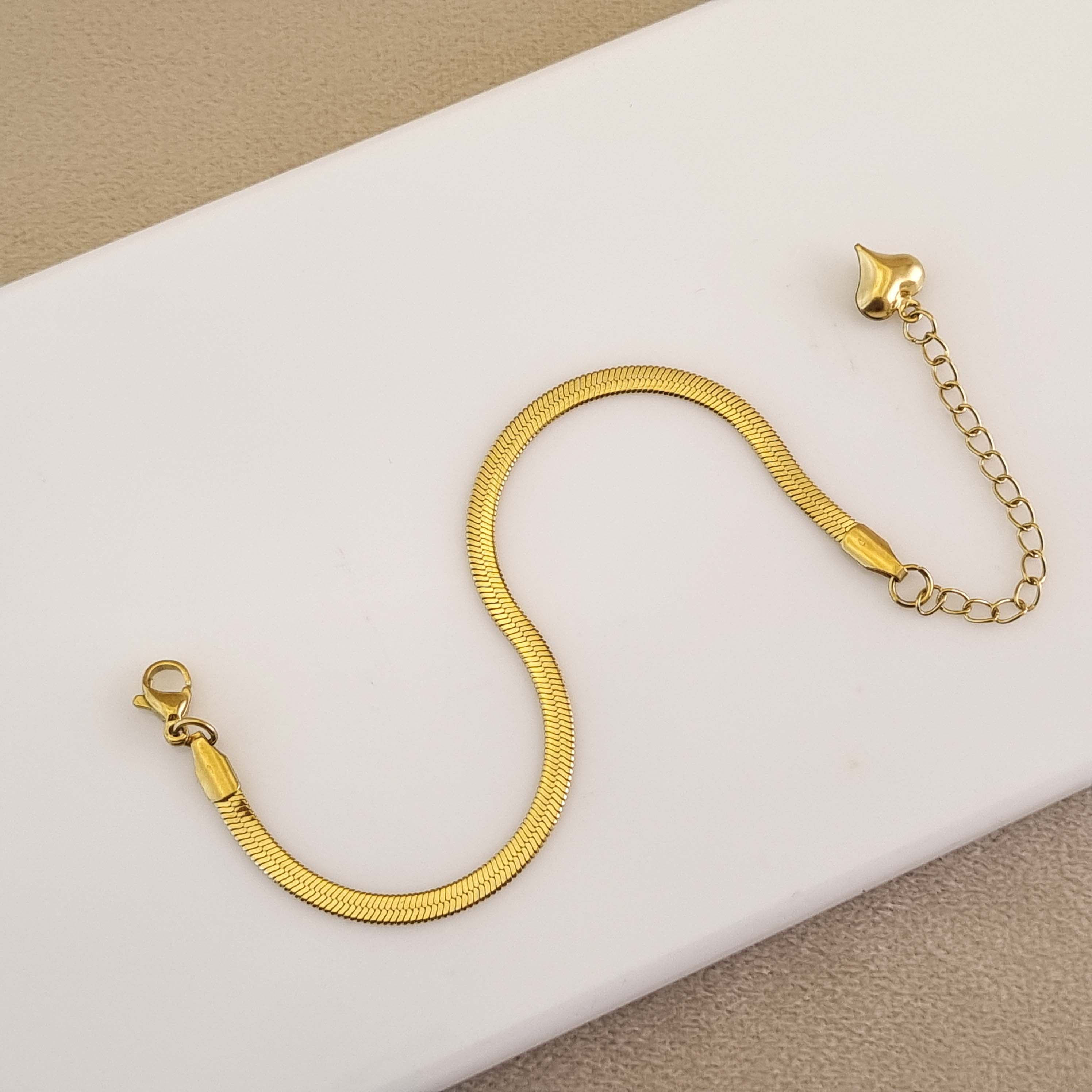Svelta Heart Bracelet