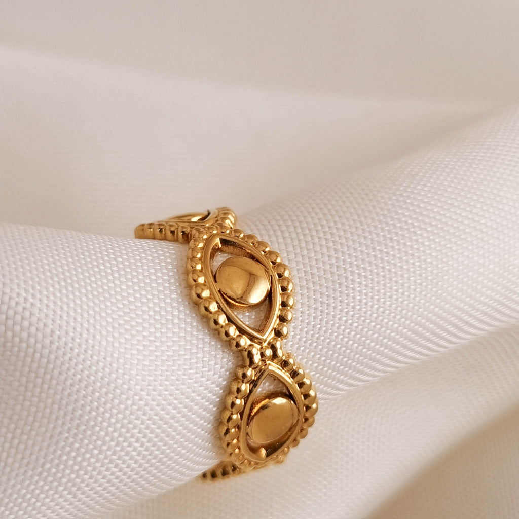 Serene Filigree Ring