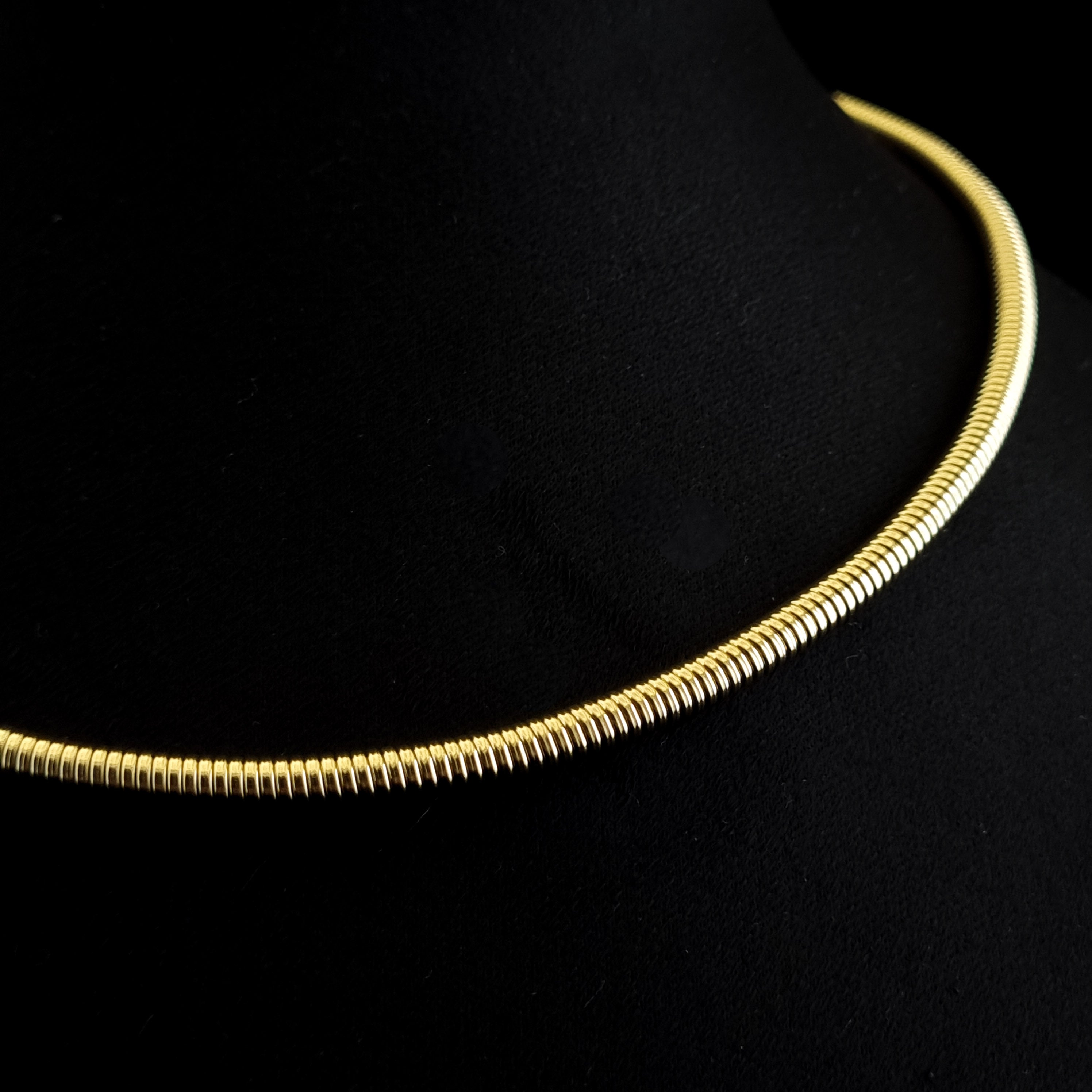 Omni Structured Snake Choker – Anti-Tarnish, 18K Gold Plated & Waterproof