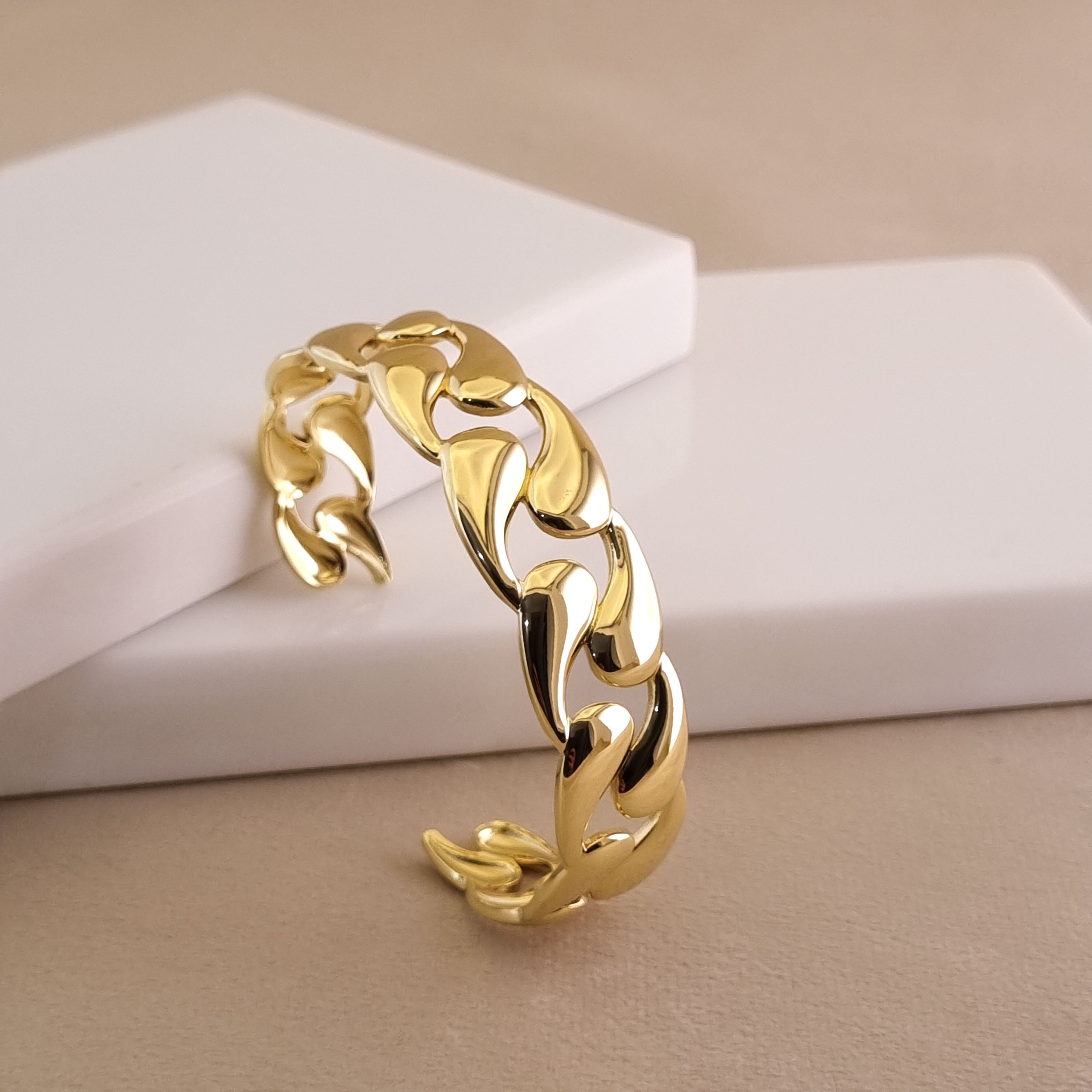 Bold Curb Link Cuff