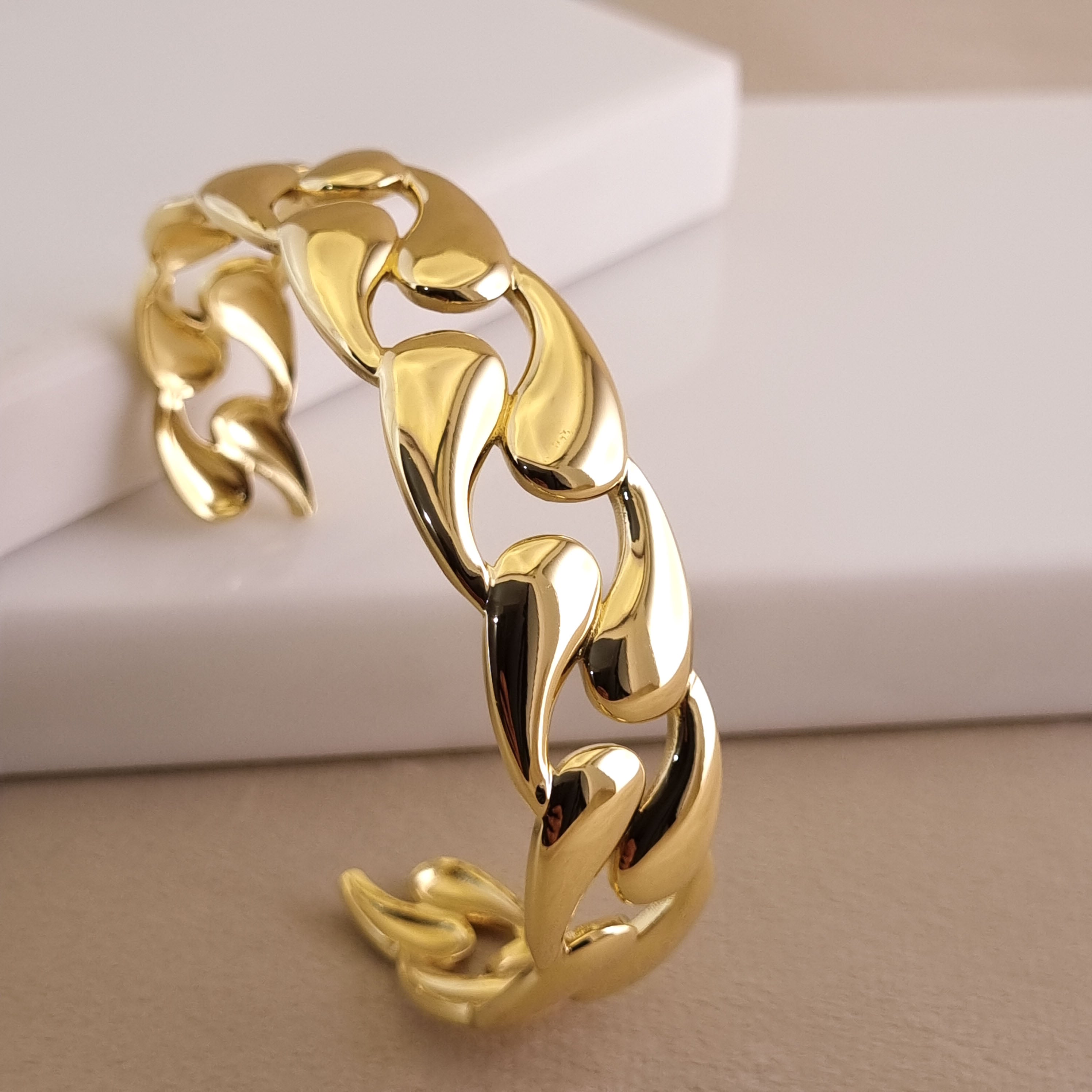 Bold Curb Link Cuff