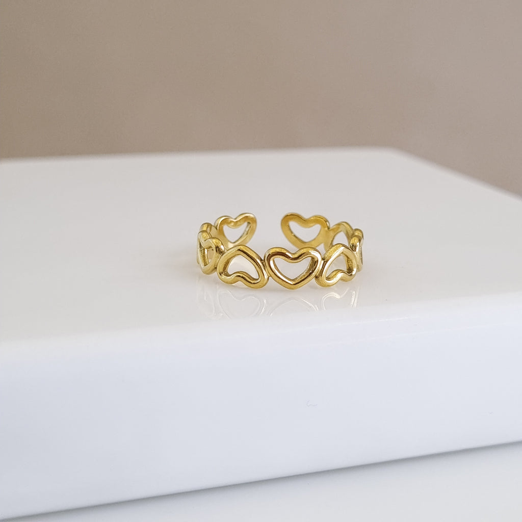 Adjustable heart ring, 18K gold plated eternity band, waterproof gold jewelry, anti-tarnish romantic ring, hypoallergenic heart jewelry.