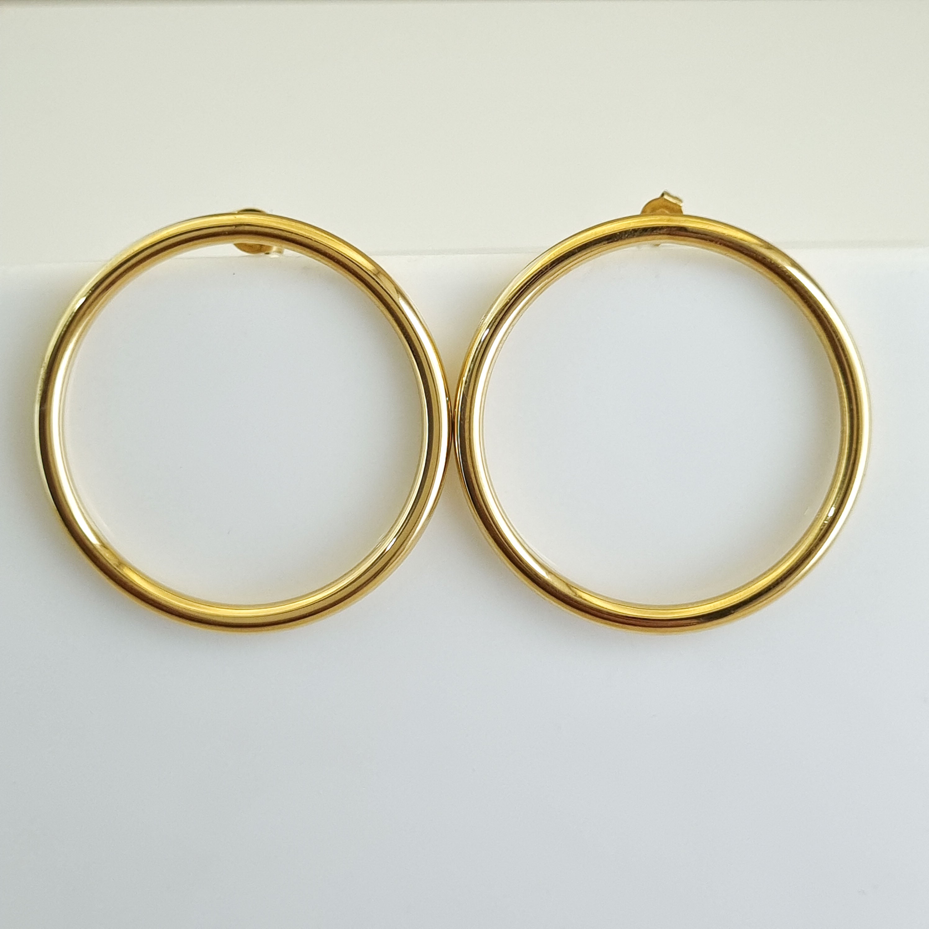 Aura Essential Hoop Earrings