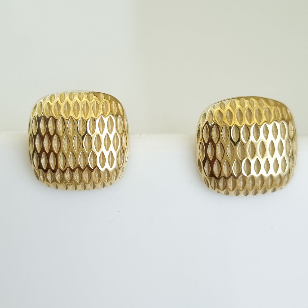 Aura Ribbed Cushion Stud Earrings
