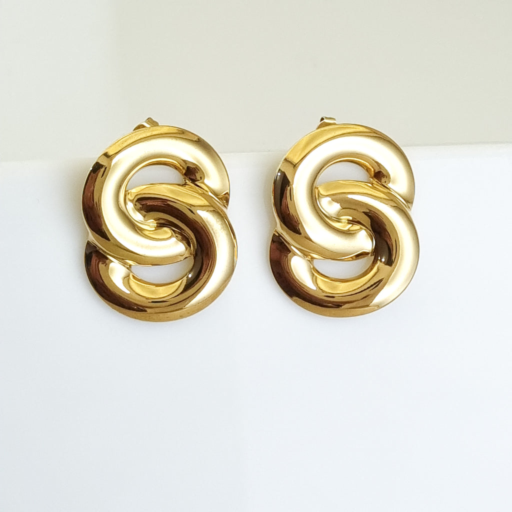 18K gold-plated knot earrings, waterproof gold studs, anti-tarnish link earrings, hypoallergenic architectural jewelry, sculptural gold earrings, gold knot studs.