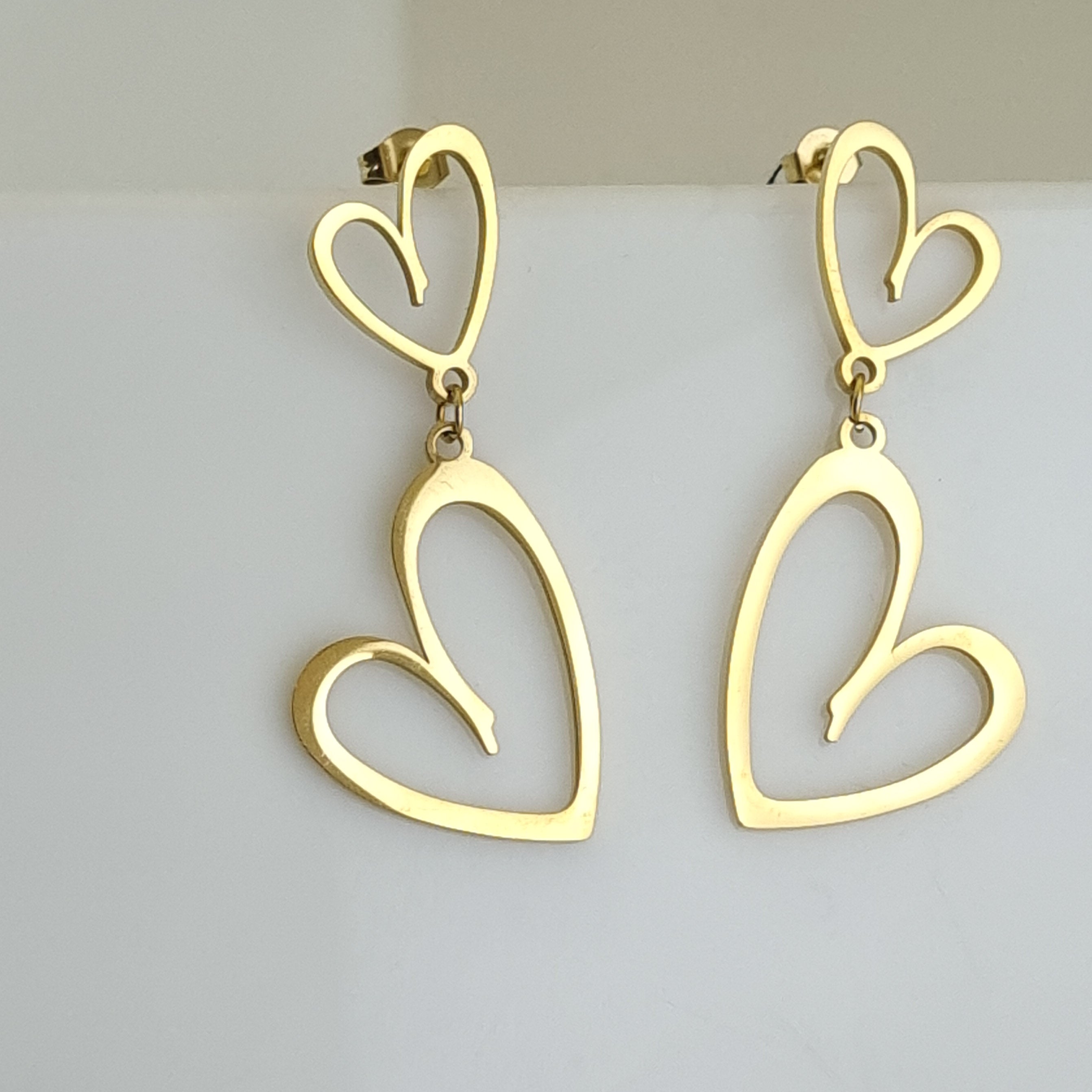 18K gold-plated heart earrings, waterproof gold drops, anti-tarnish heart jewelry, hypoallergenic romantic earrings, sculptural heart drops, architectural gold earrings.