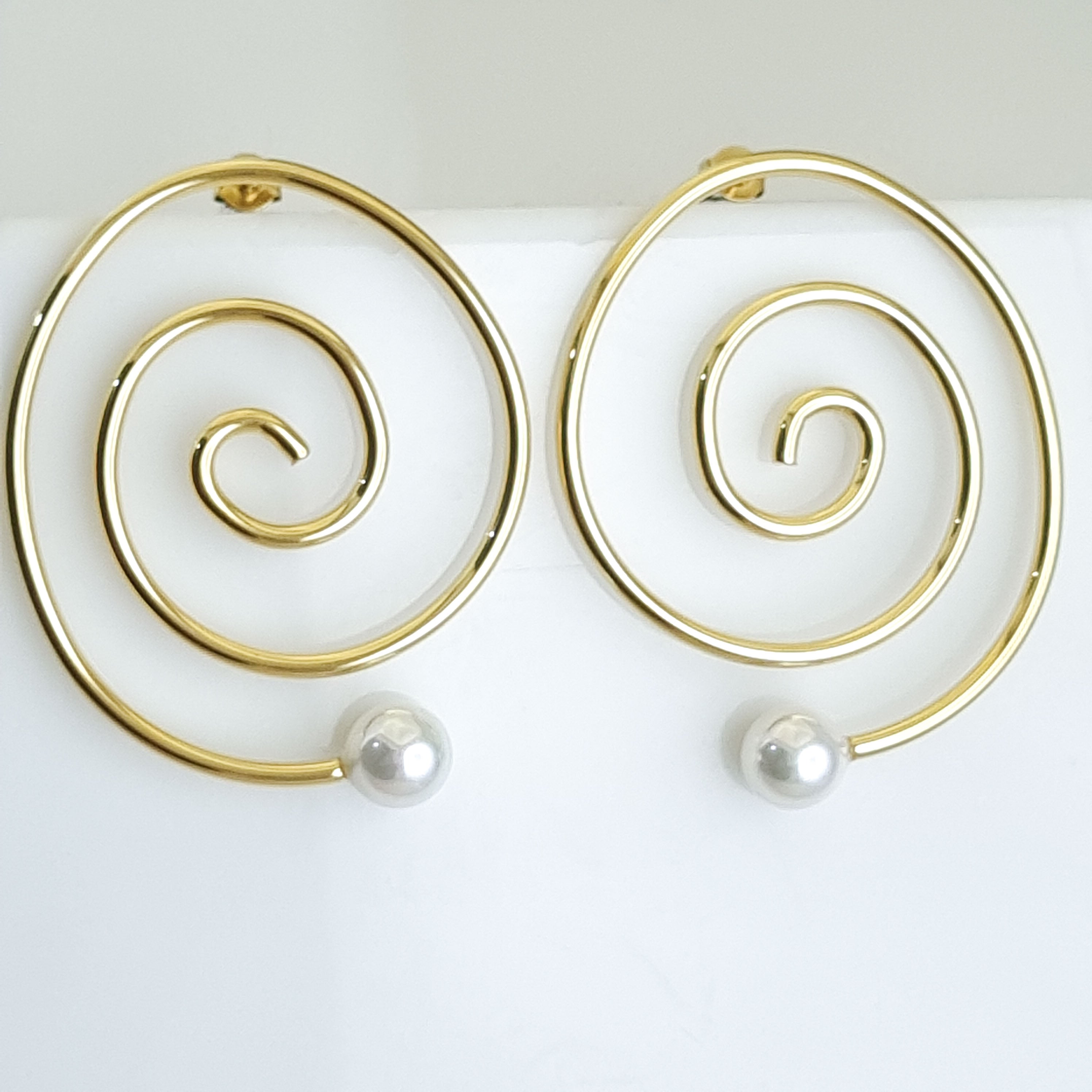 Lumina Spiral Pearl Drop Hoops