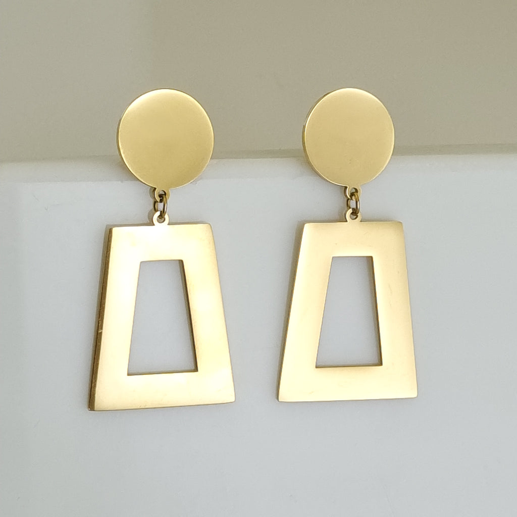 18K gold-plated geometric earrings, waterproof gold drops, anti-tarnish statement earrings, hypoallergenic luxury jewelry, trapezoid gold earrings, modern geometric drop earrings.