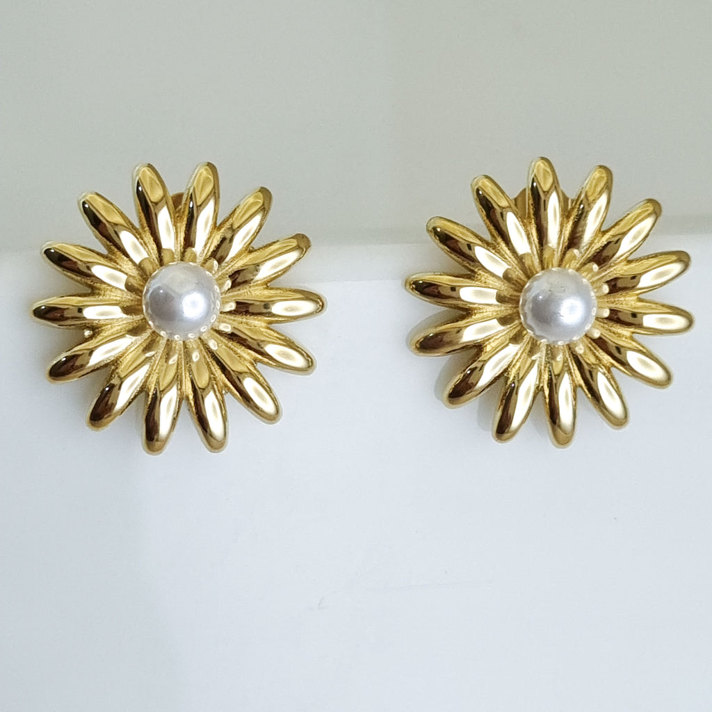 Solaris Sunburst Pearl Stud Earrings