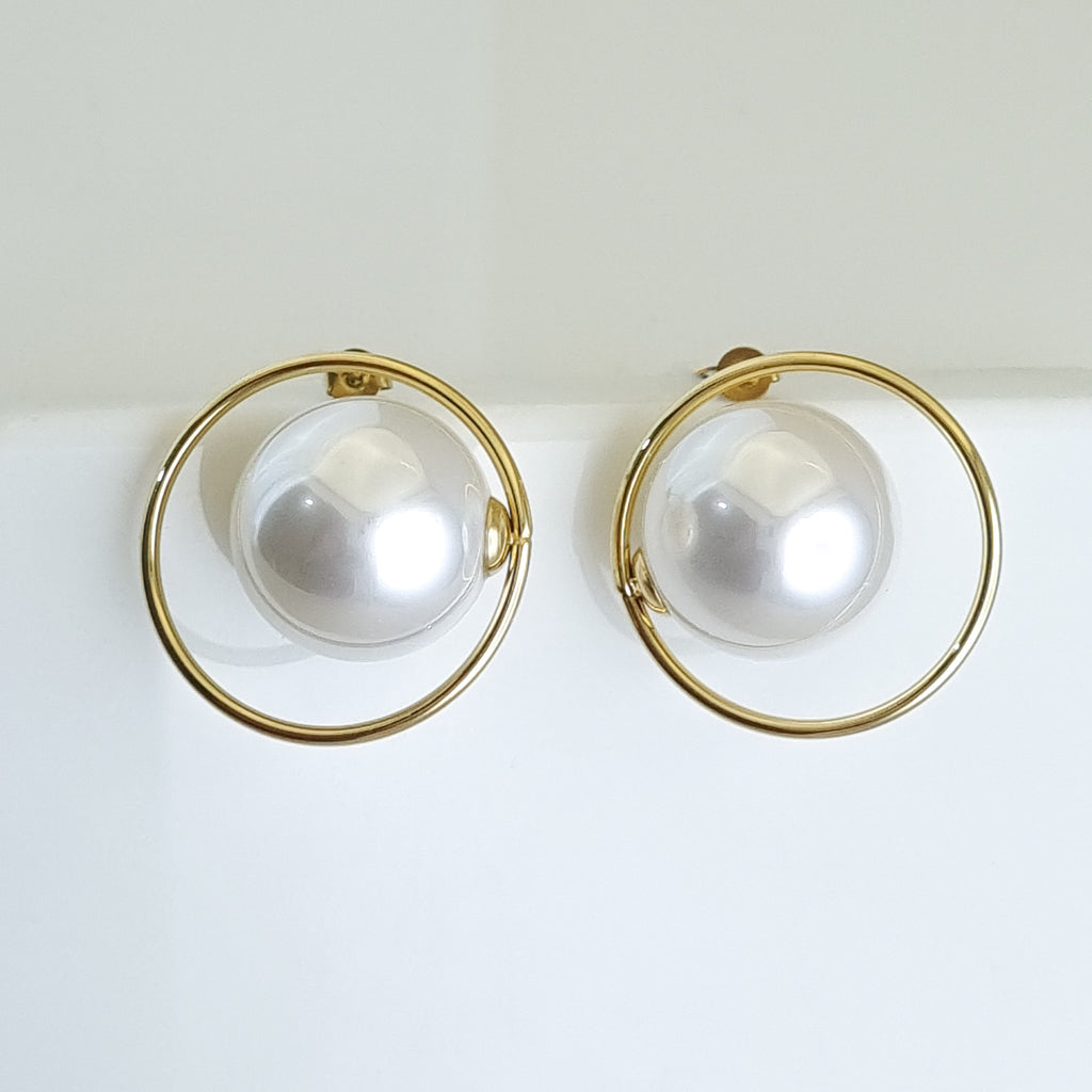 Lune Orb Pearl Halo Stud Earrings