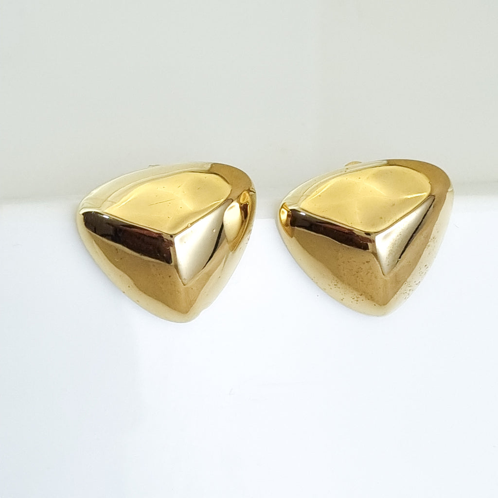 18K gold-plated prism studs, waterproof gold earrings, anti-tarnish geometric studs, hypoallergenic luxury jewelry, sculptural gold studs, triangular pyramid earrings.