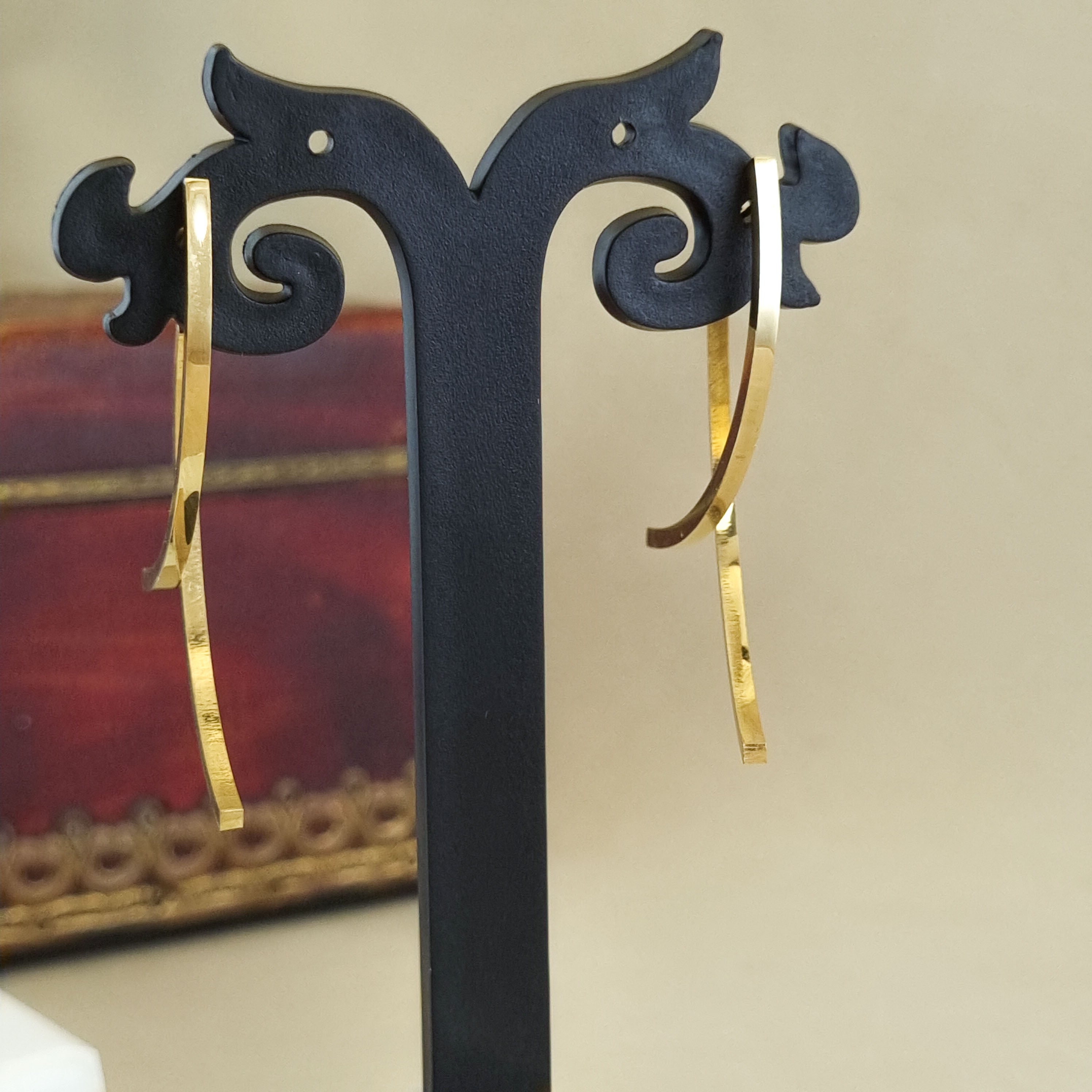 Linear Arch Beam Drop Earrings