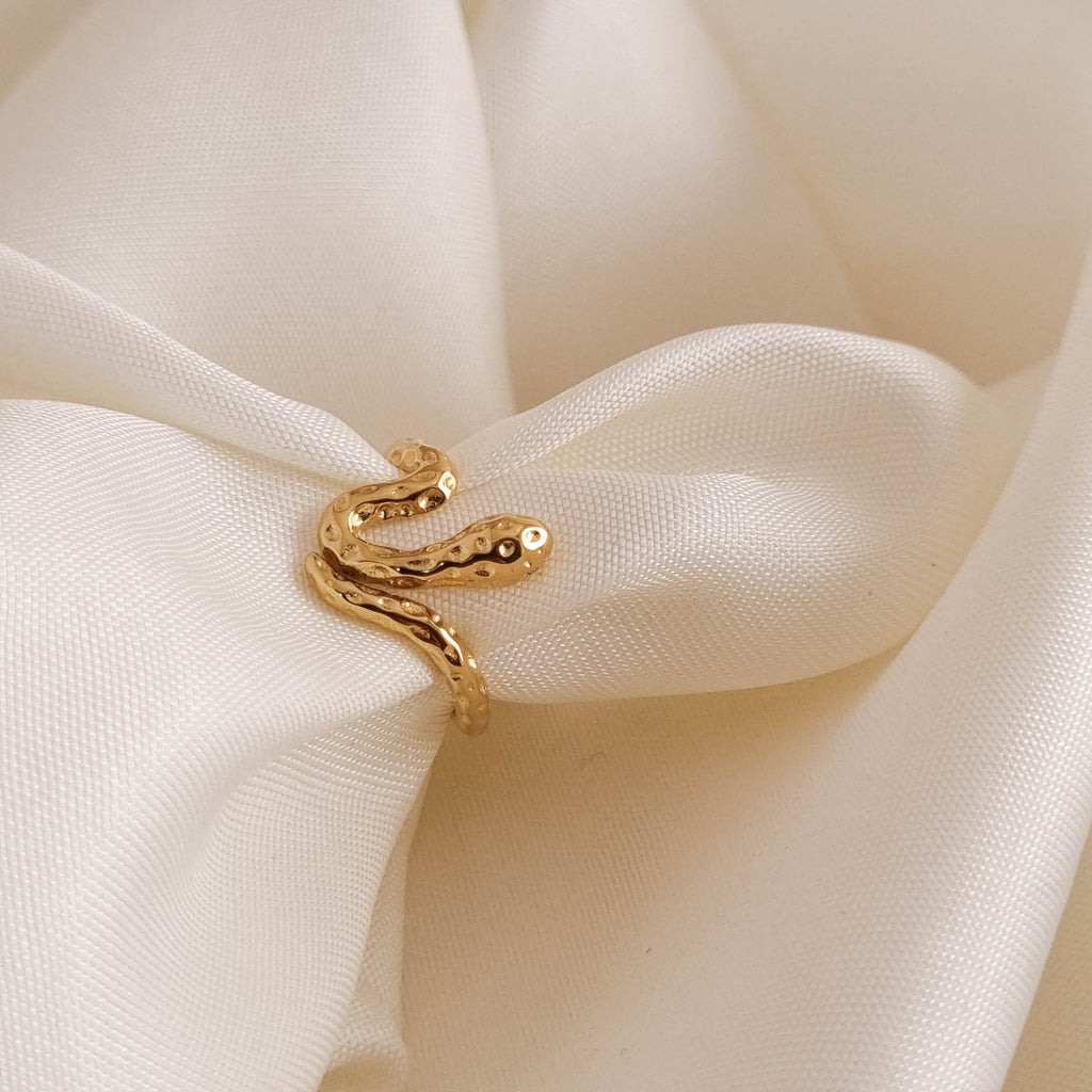 Serpentine Aura Ring